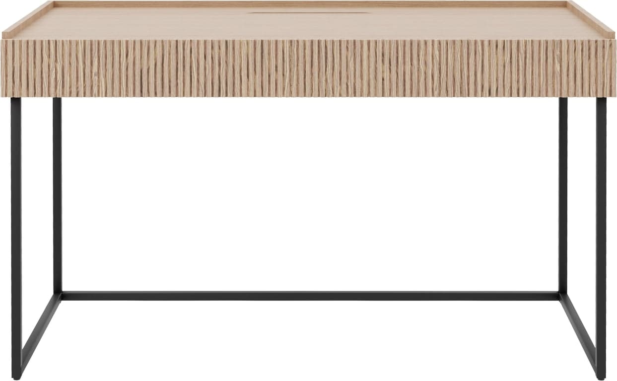 130 x 55, H 76 cm, m/metallben, hvitoljet